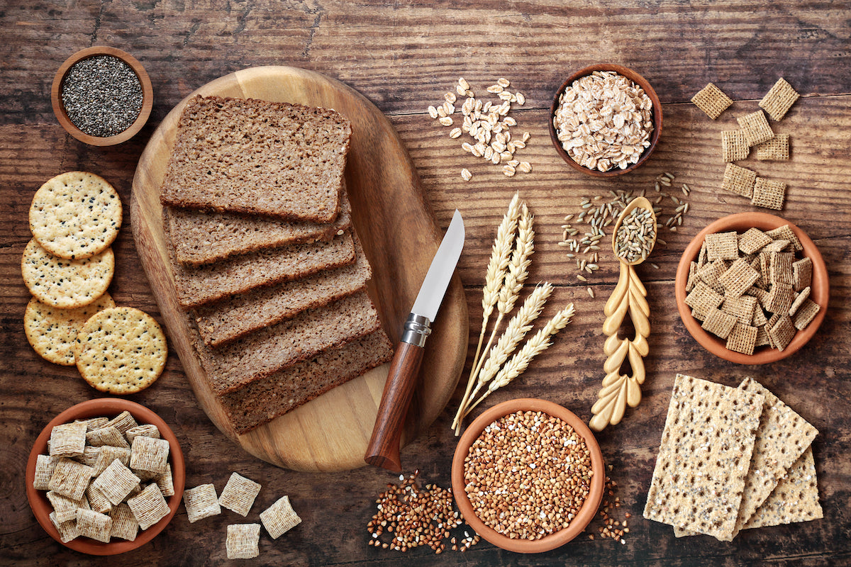 Die richtige Ernährung bei Arthrose: Auswahl an Lebensmitteln aus Vollkorngetreide